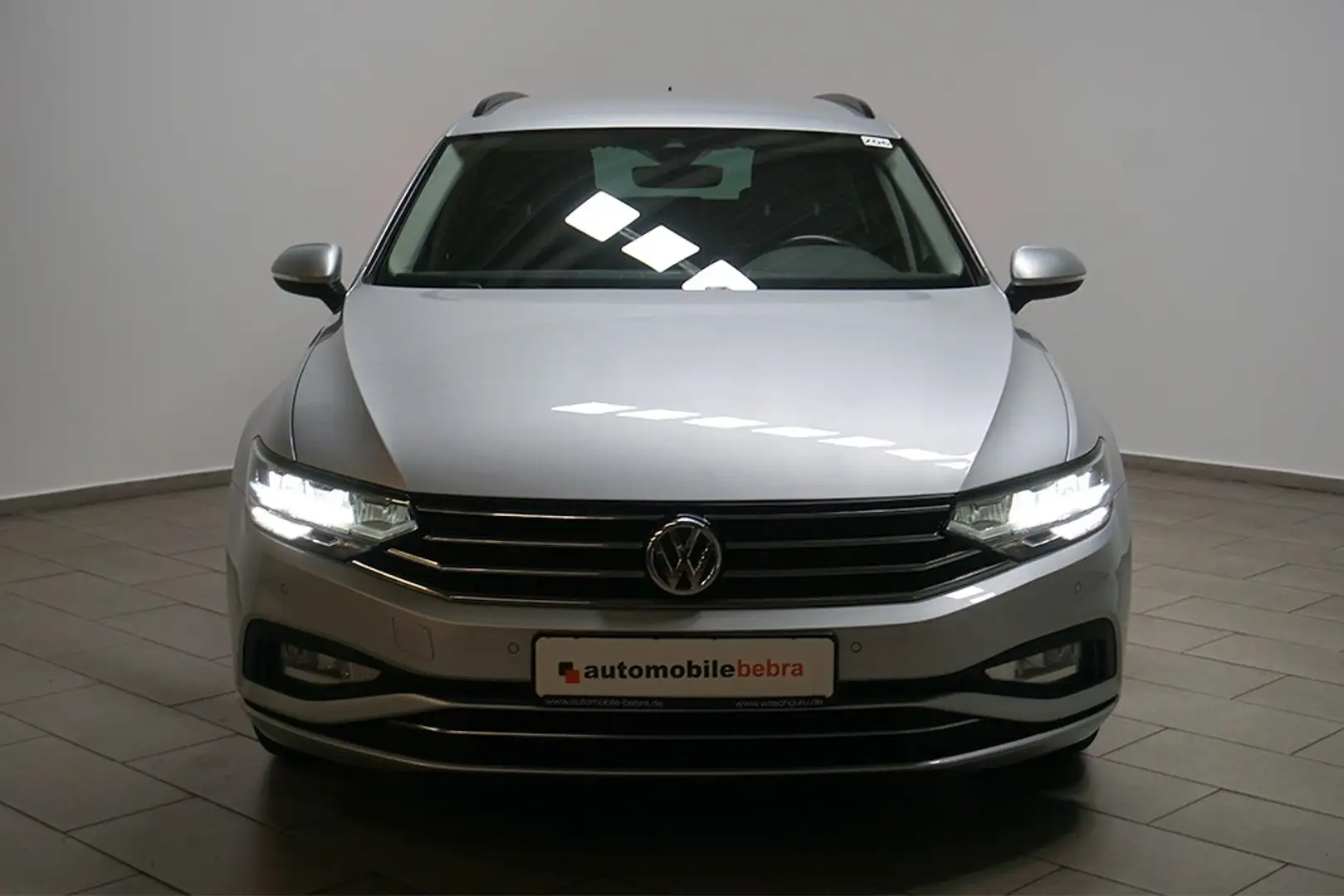 Volkswagen Passat 2.0TDI DSG Business Virtual-LED-Navi-SHZ Silber - 2