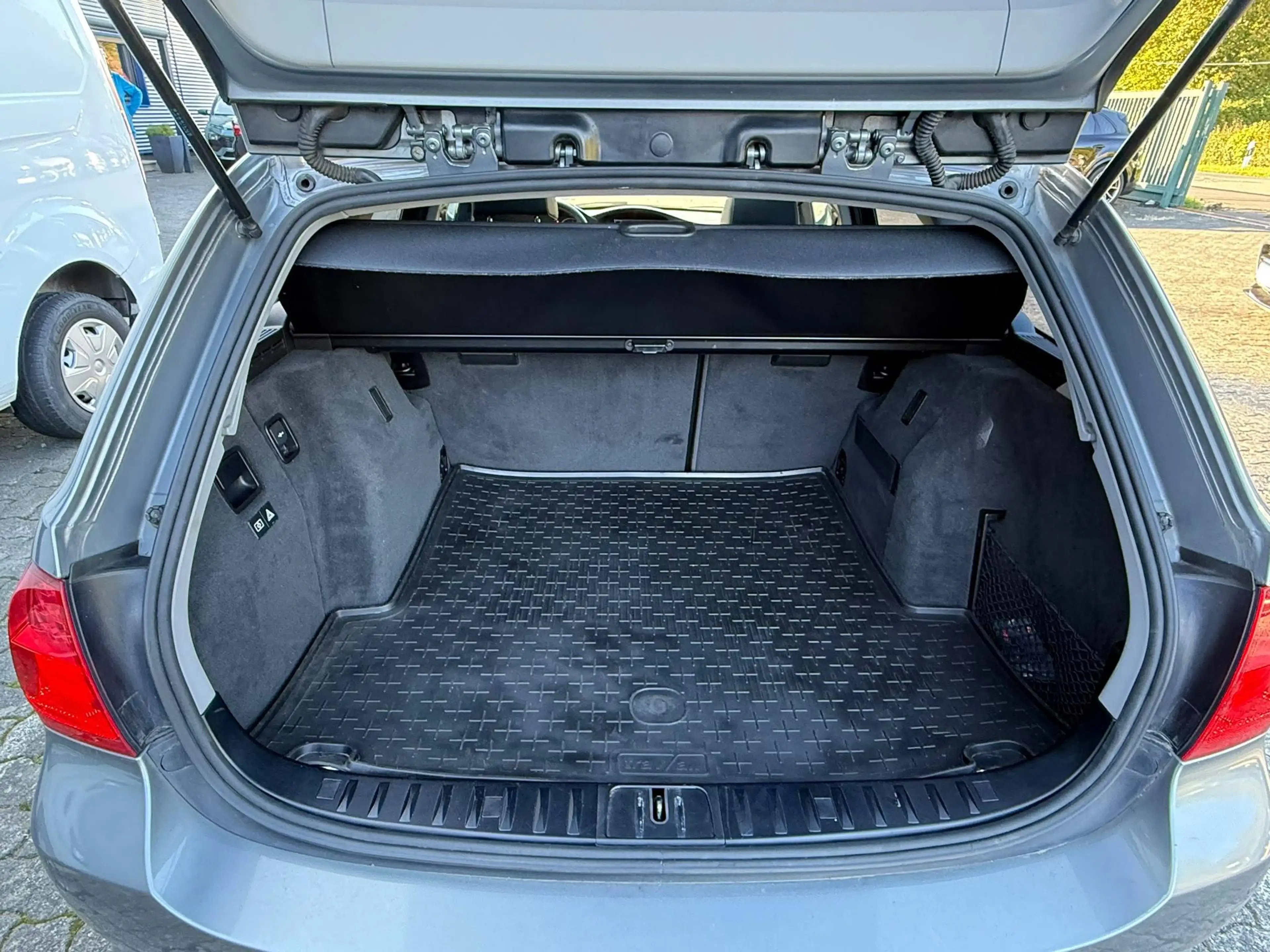 BMW 325 325 d Touring, Pano, Navi — photo 12