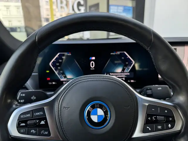 BMW I4 view 13