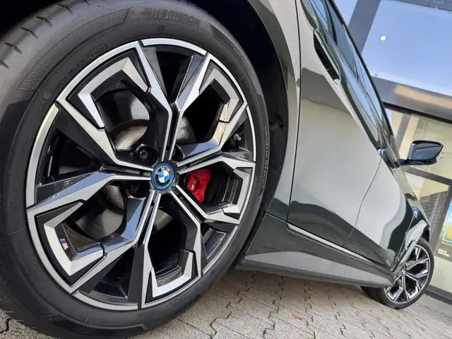 BMW I4 view 4