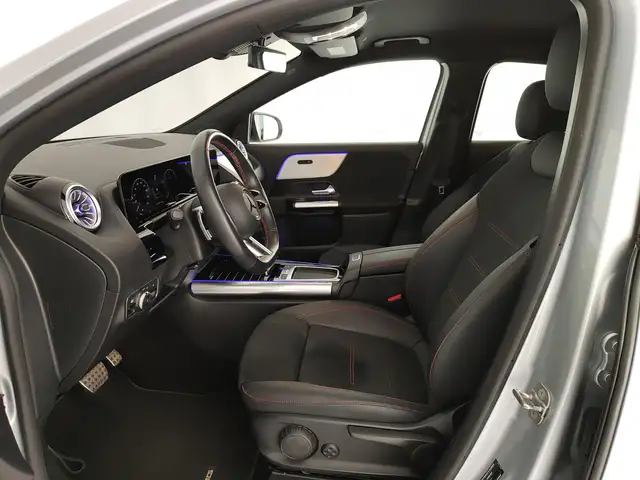 Mercedes-Benz Gla Class view 9
