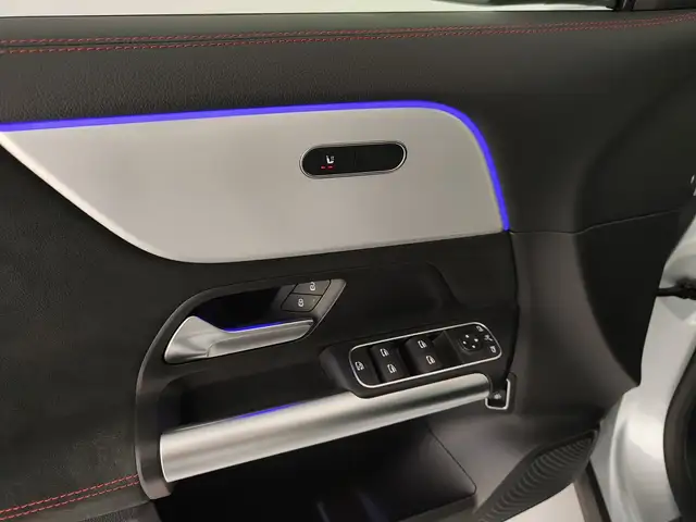 Mercedes-Benz Gla Class view 13