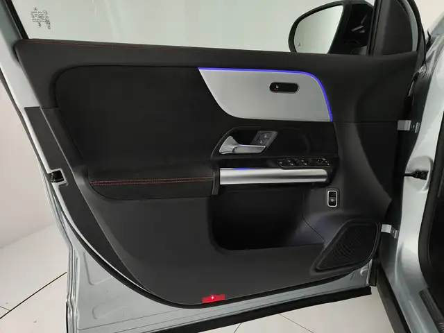 Mercedes-Benz Gla Class view 12