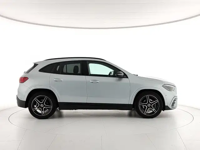 Mercedes-Benz Gla Class view 6