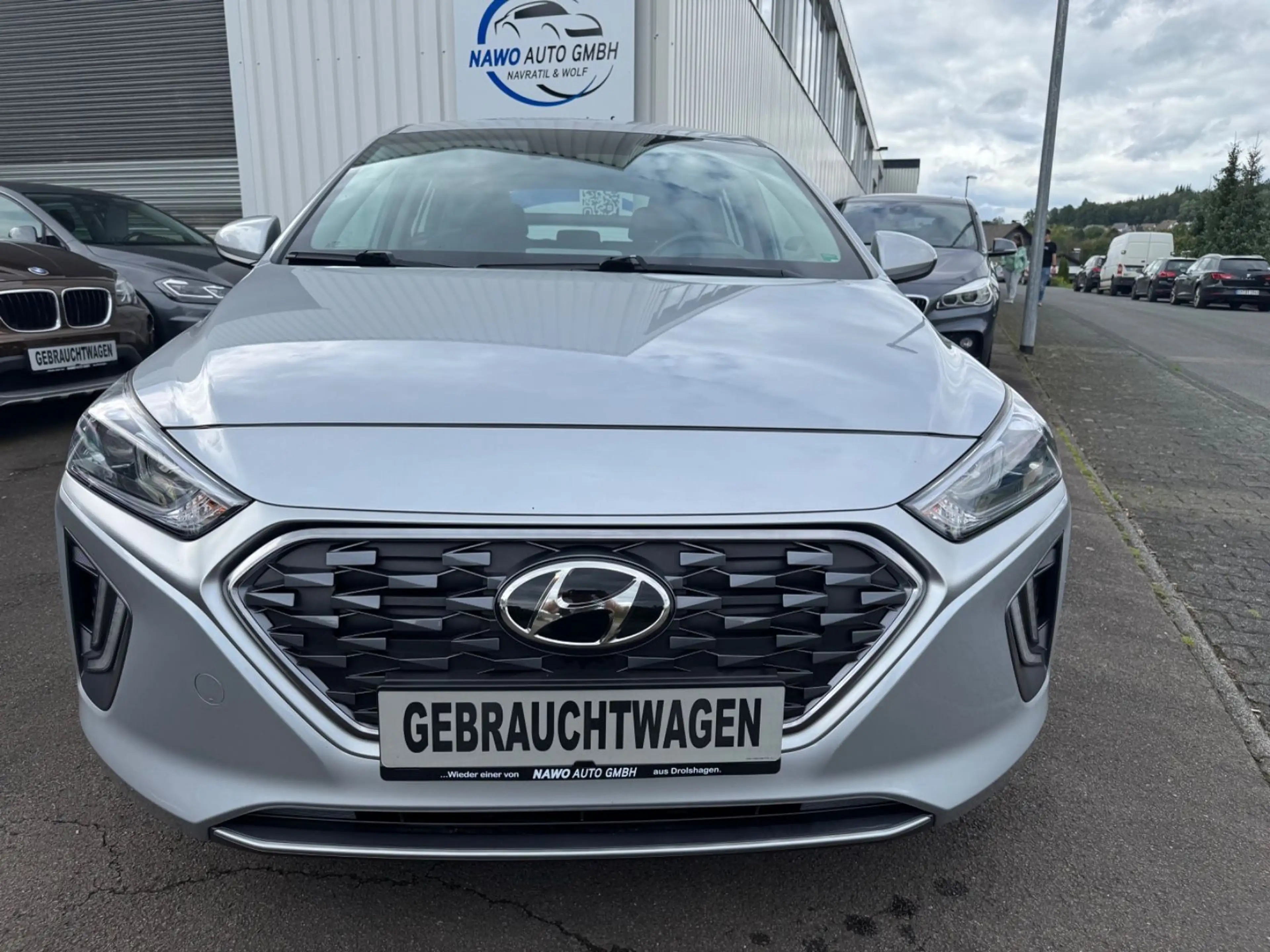 Hyundai IONIQ Ioniq Plug-In Hybrid-ACC-1 Hand-Scheckheft — photo 2