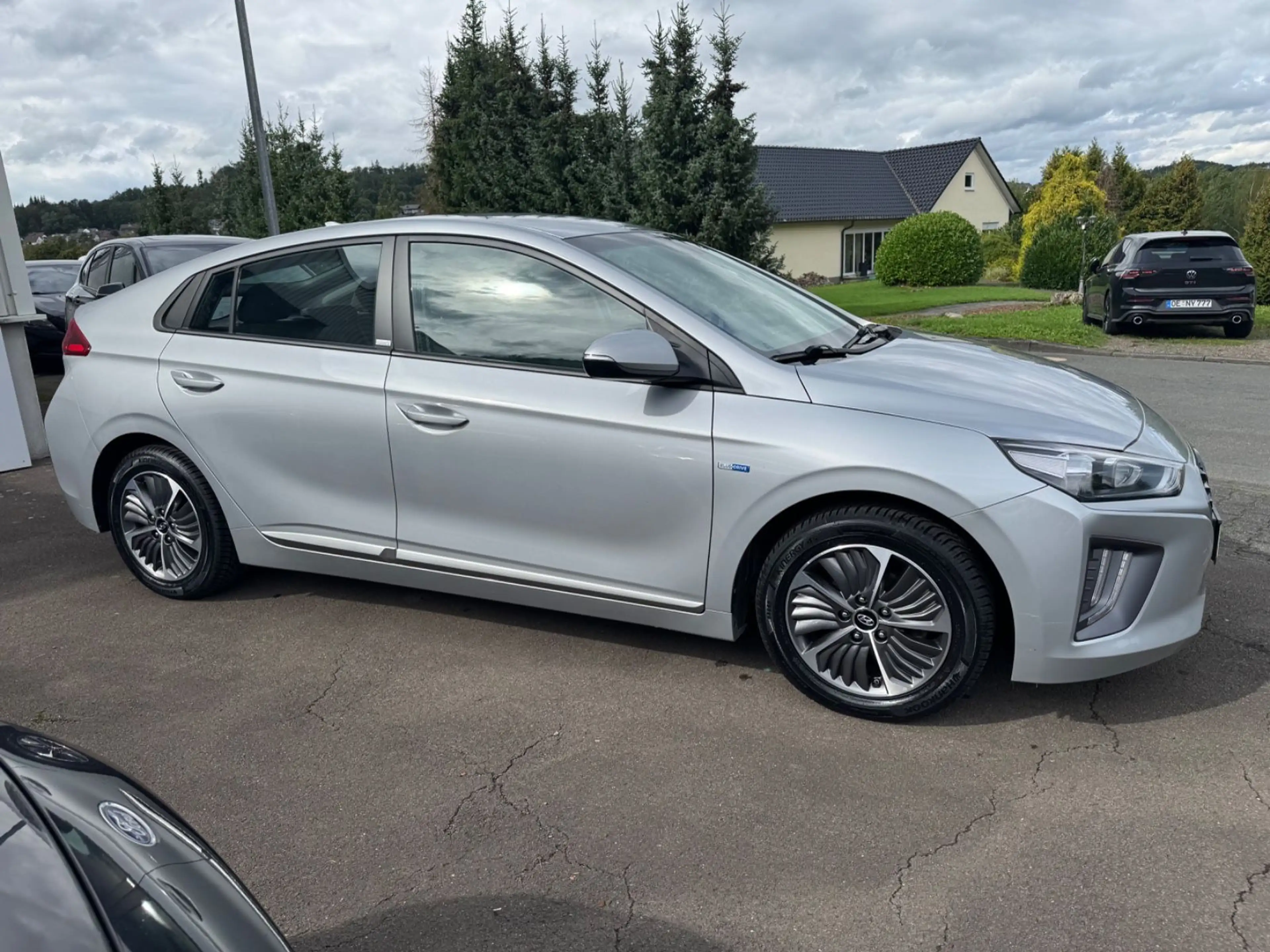 Hyundai IONIQ Ioniq Plug-In Hybrid-ACC-1 Hand-Scheckheft — photo 6
