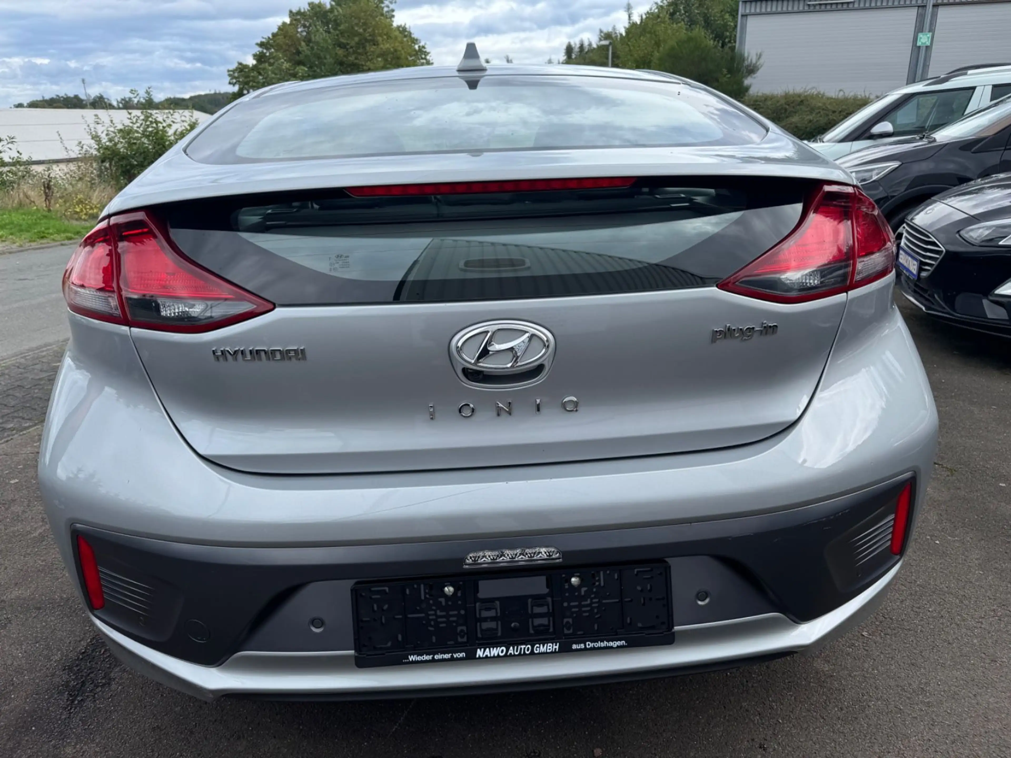 Hyundai IONIQ Ioniq Plug-In Hybrid-ACC-1 Hand-Scheckheft — photo 9