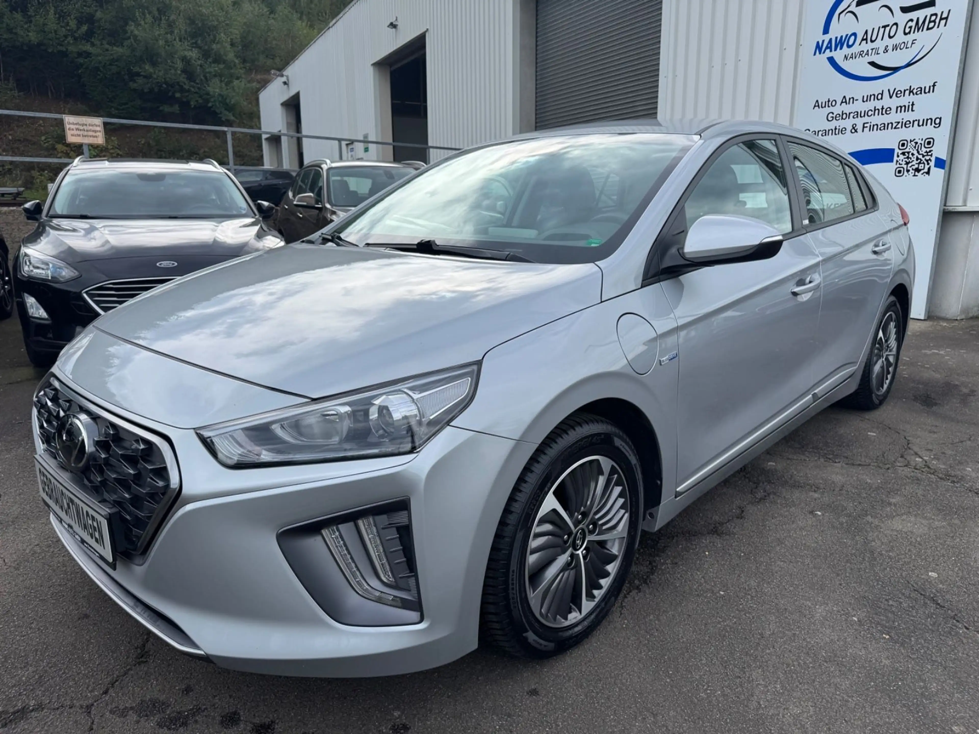 Hyundai IONIQ Ioniq Plug-In Hybrid-ACC-1 Hand-Scheckheft — photo 3