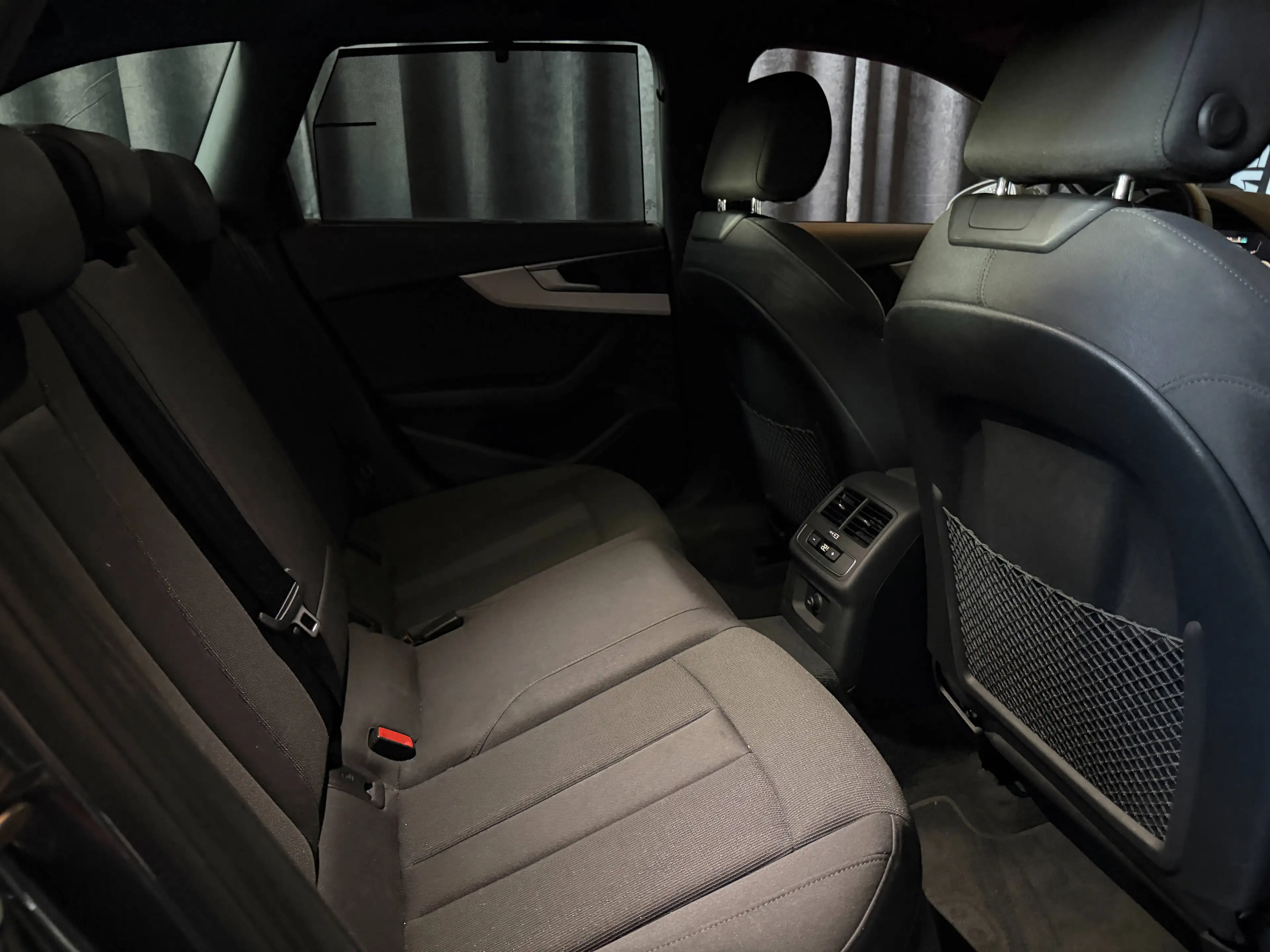 Audi A4 40 TDI quattro *AHK*VIRTUAL-COCKPIT*LED* — photo 31