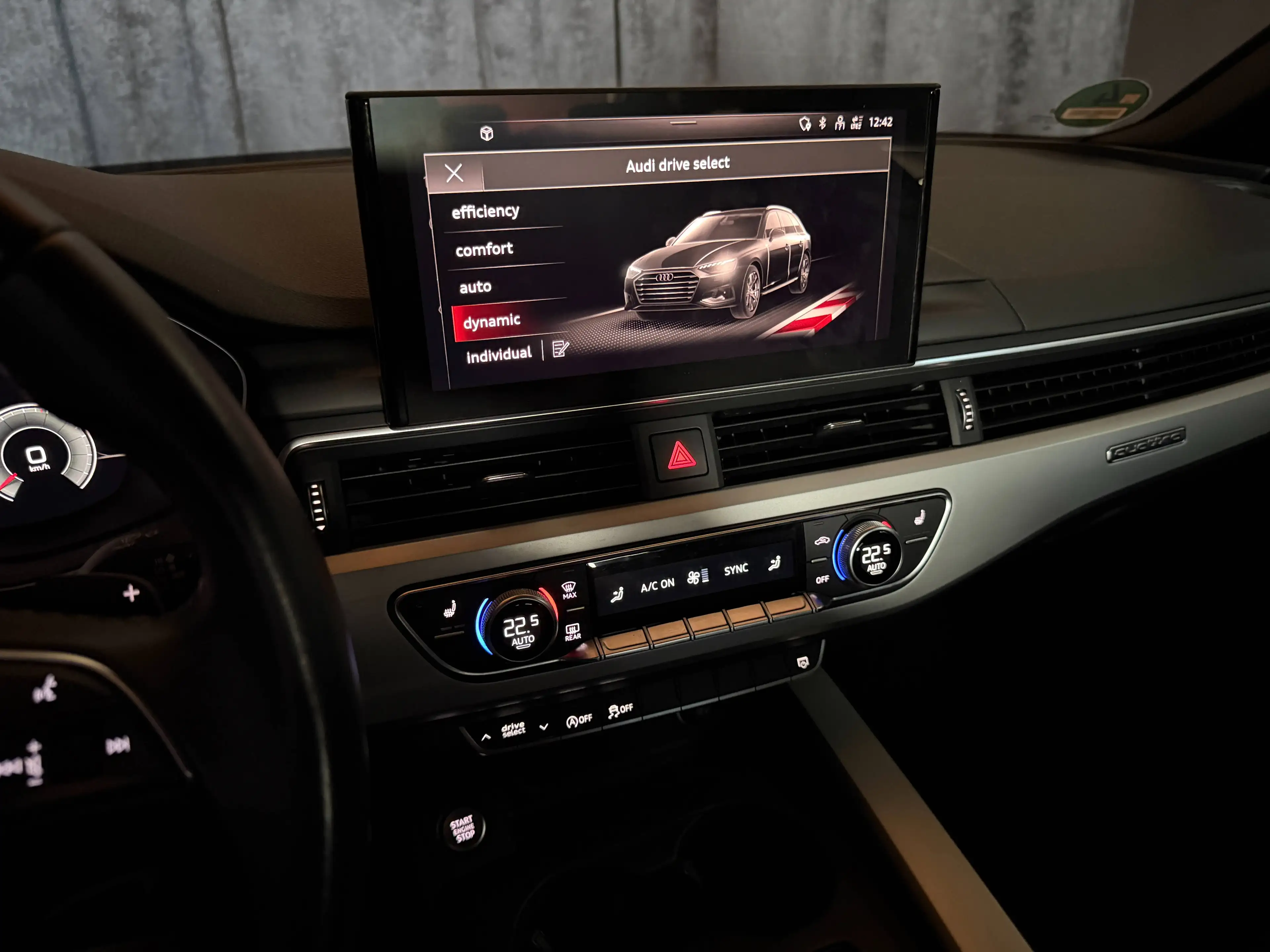 Audi A4 40 TDI quattro *AHK*VIRTUAL-COCKPIT*LED* — photo 38