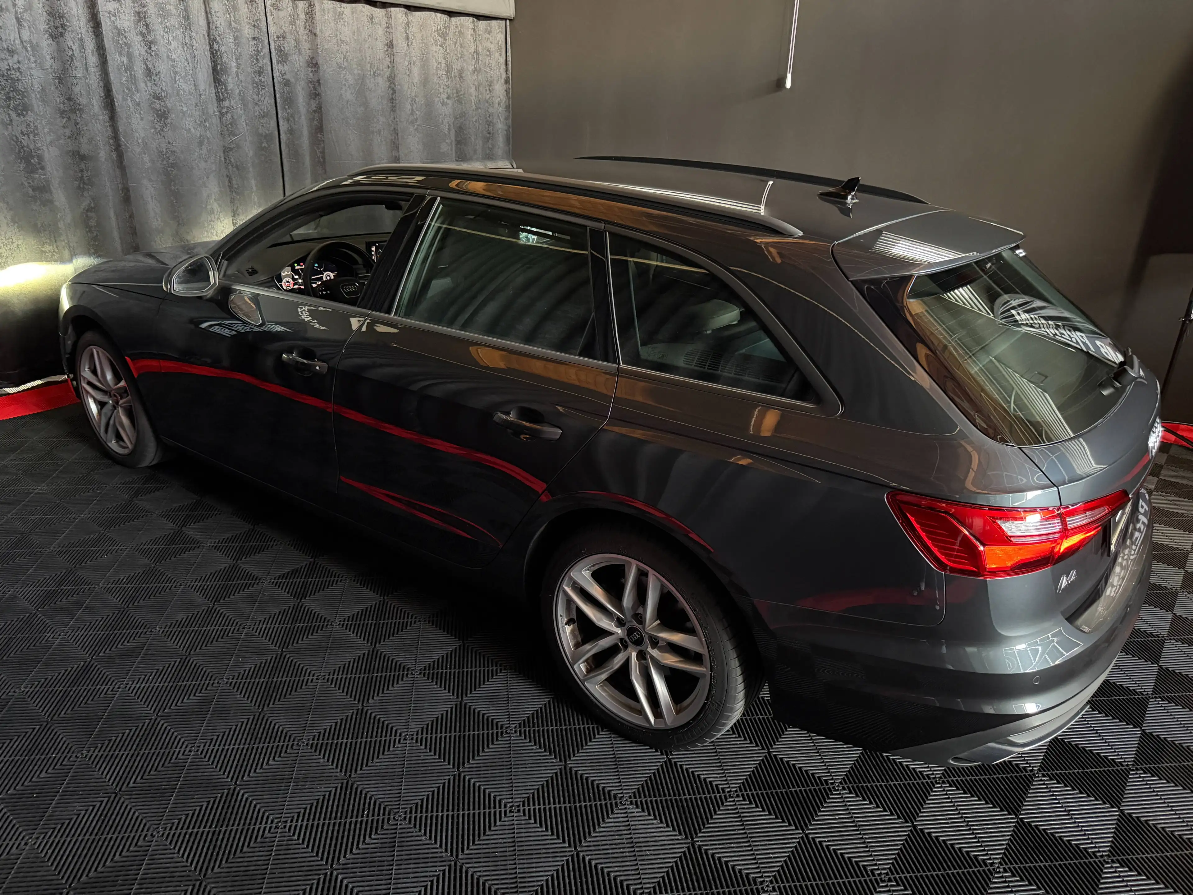 Audi A4 40 TDI quattro *AHK*VIRTUAL-COCKPIT*LED* — photo 19