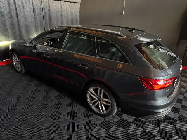 Audi A4 view 19