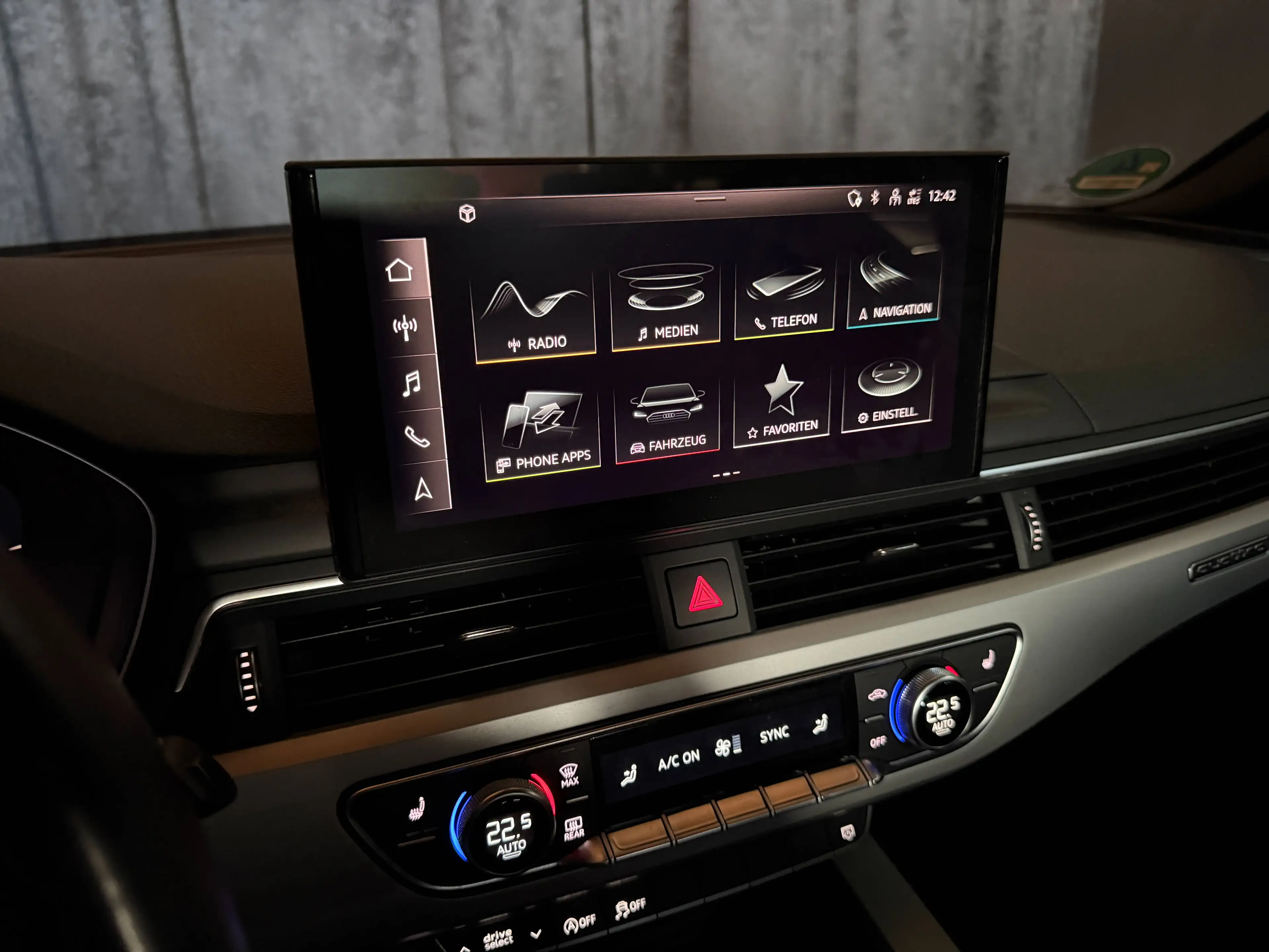 Audi A4 40 TDI quattro *AHK*VIRTUAL-COCKPIT*LED* — photo 39