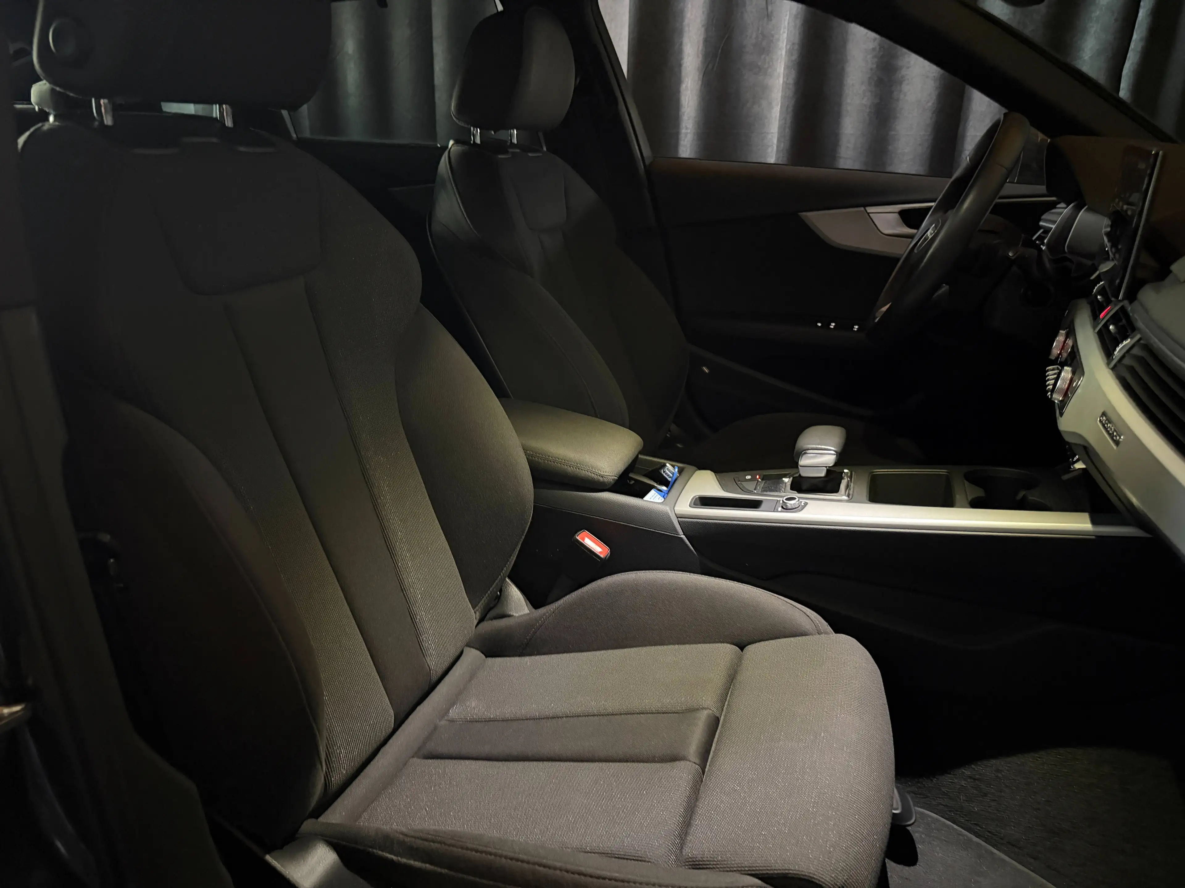 Audi A4 40 TDI quattro *AHK*VIRTUAL-COCKPIT*LED* — photo 34