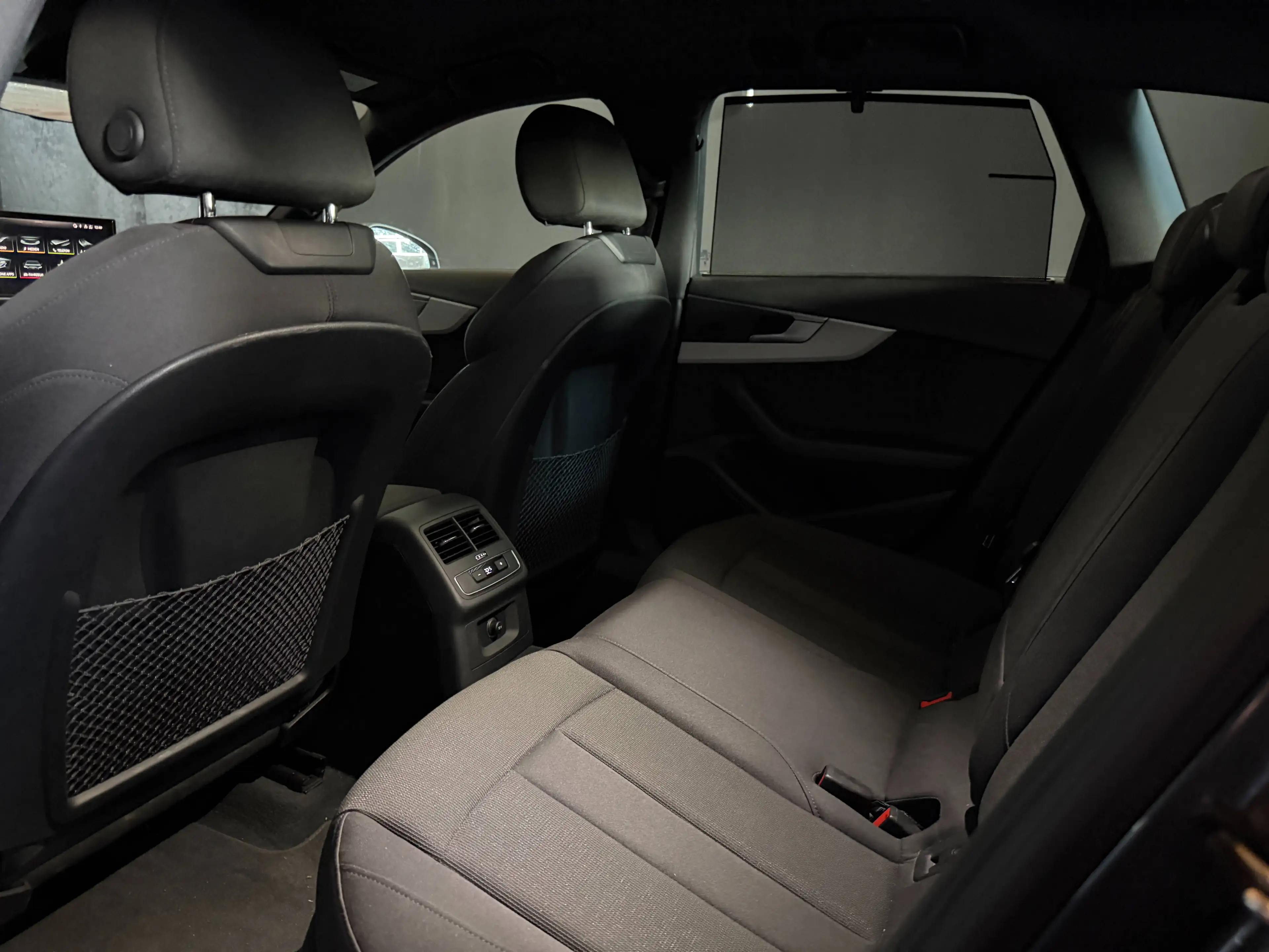 Audi A4 40 TDI quattro *AHK*VIRTUAL-COCKPIT*LED* — photo 30