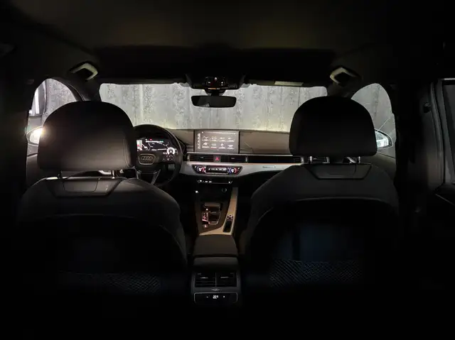 Audi A4 view 24