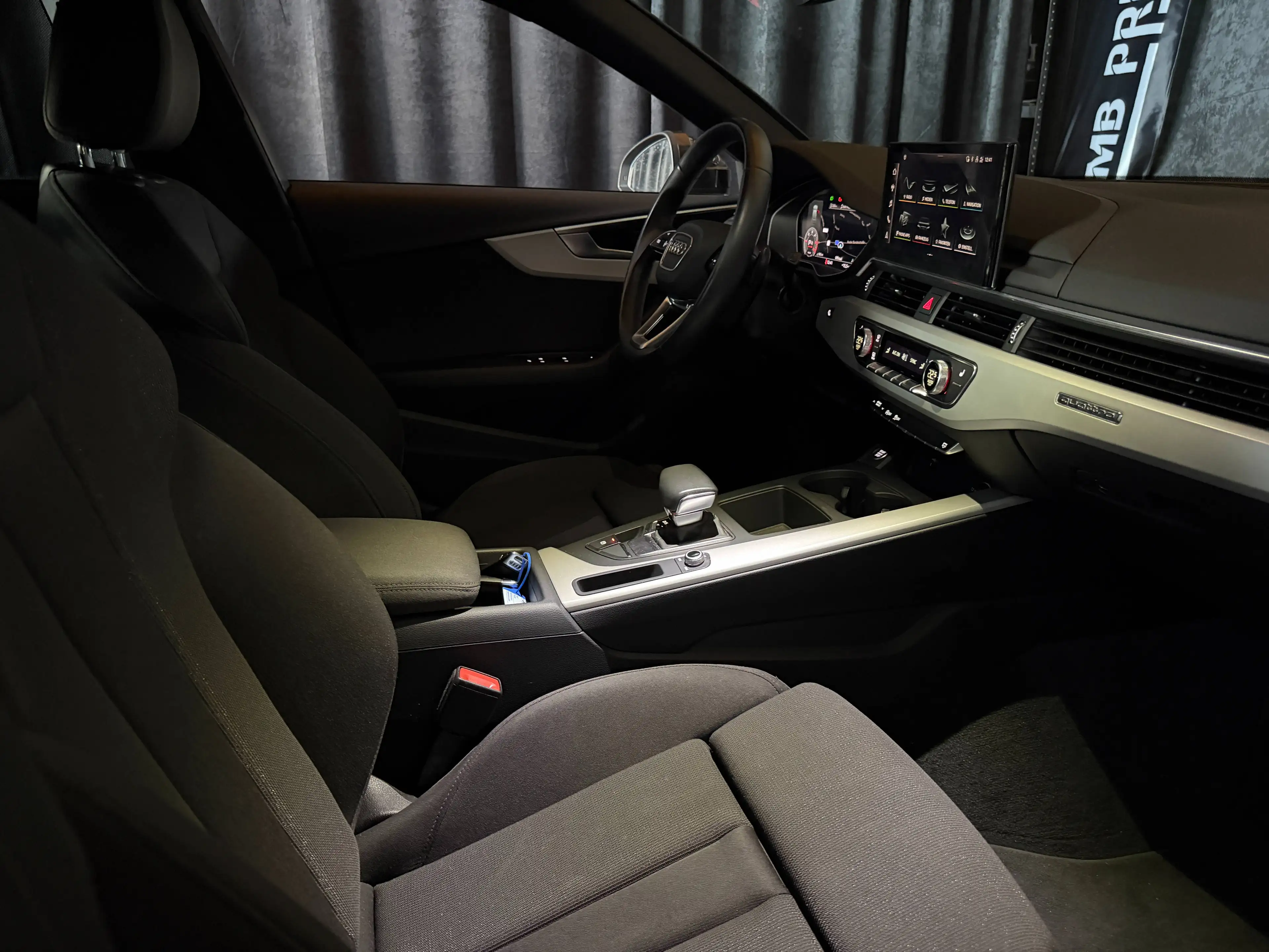 Audi A4 40 TDI quattro *AHK*VIRTUAL-COCKPIT*LED* — photo 32