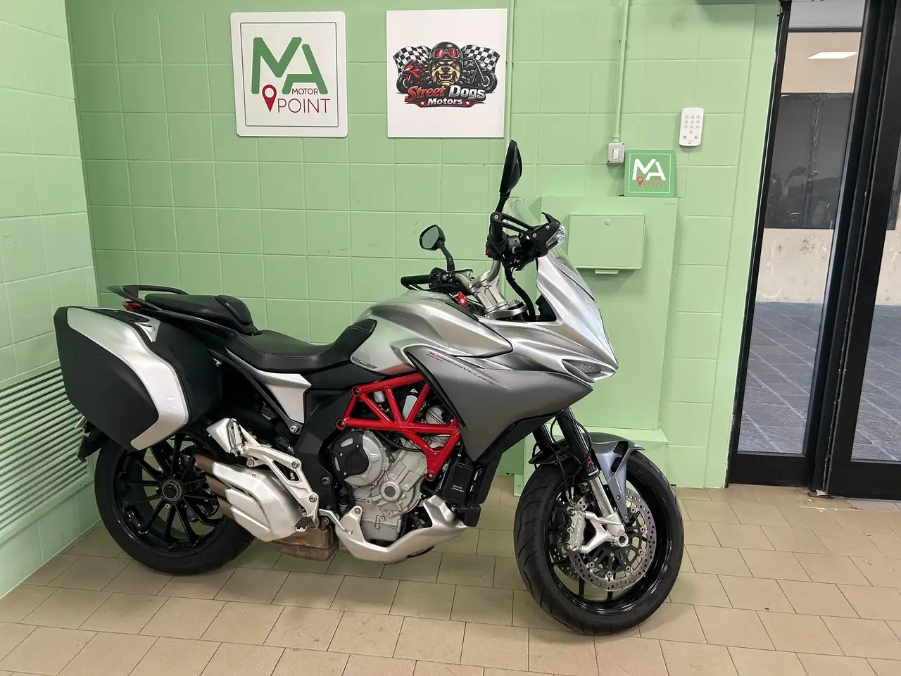 MV Agusta Turismo Veloce 800