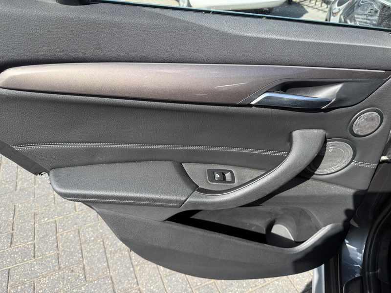 BMW X1 SDrive18d Executive | EX BPM — photo 12