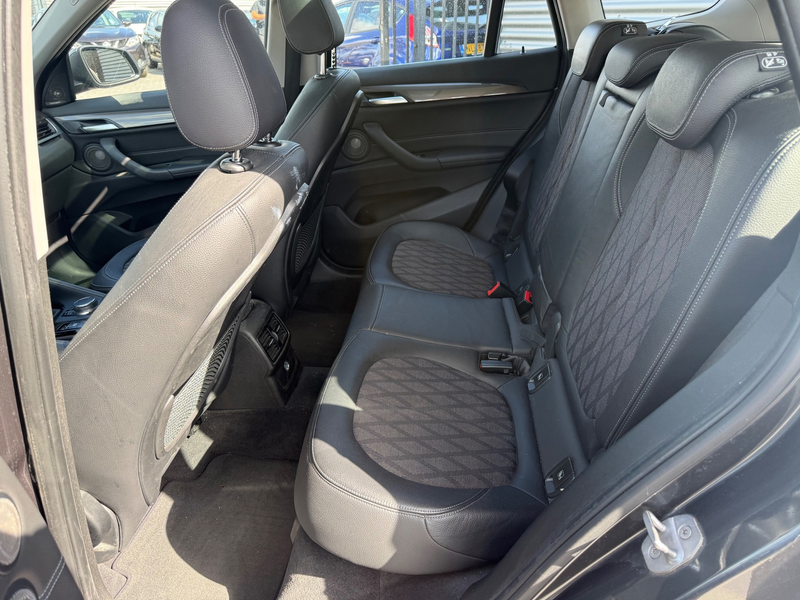 BMW X1 SDrive18d Executive | EX BPM — photo 11
