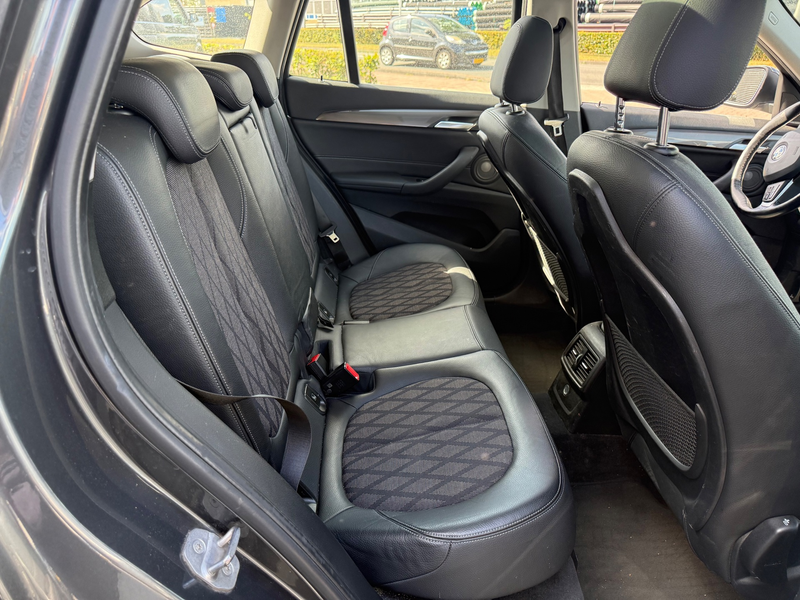BMW X1 SDrive18d Executive | EX BPM — photo 13
