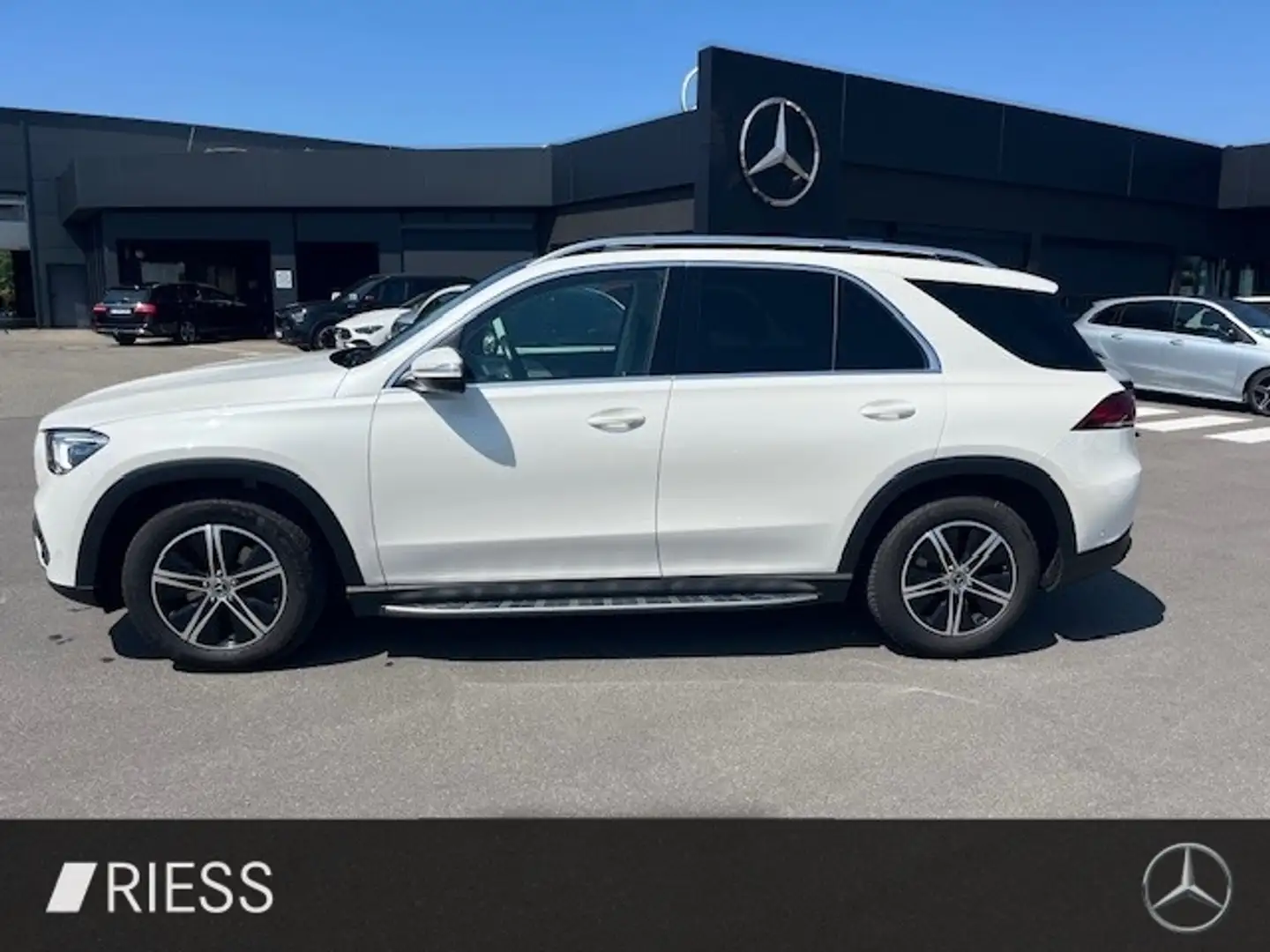 Mercedes-Benz GLE 300 d 4MATIC AMG Int Pano AHK Airm Ambi Weiß - 2