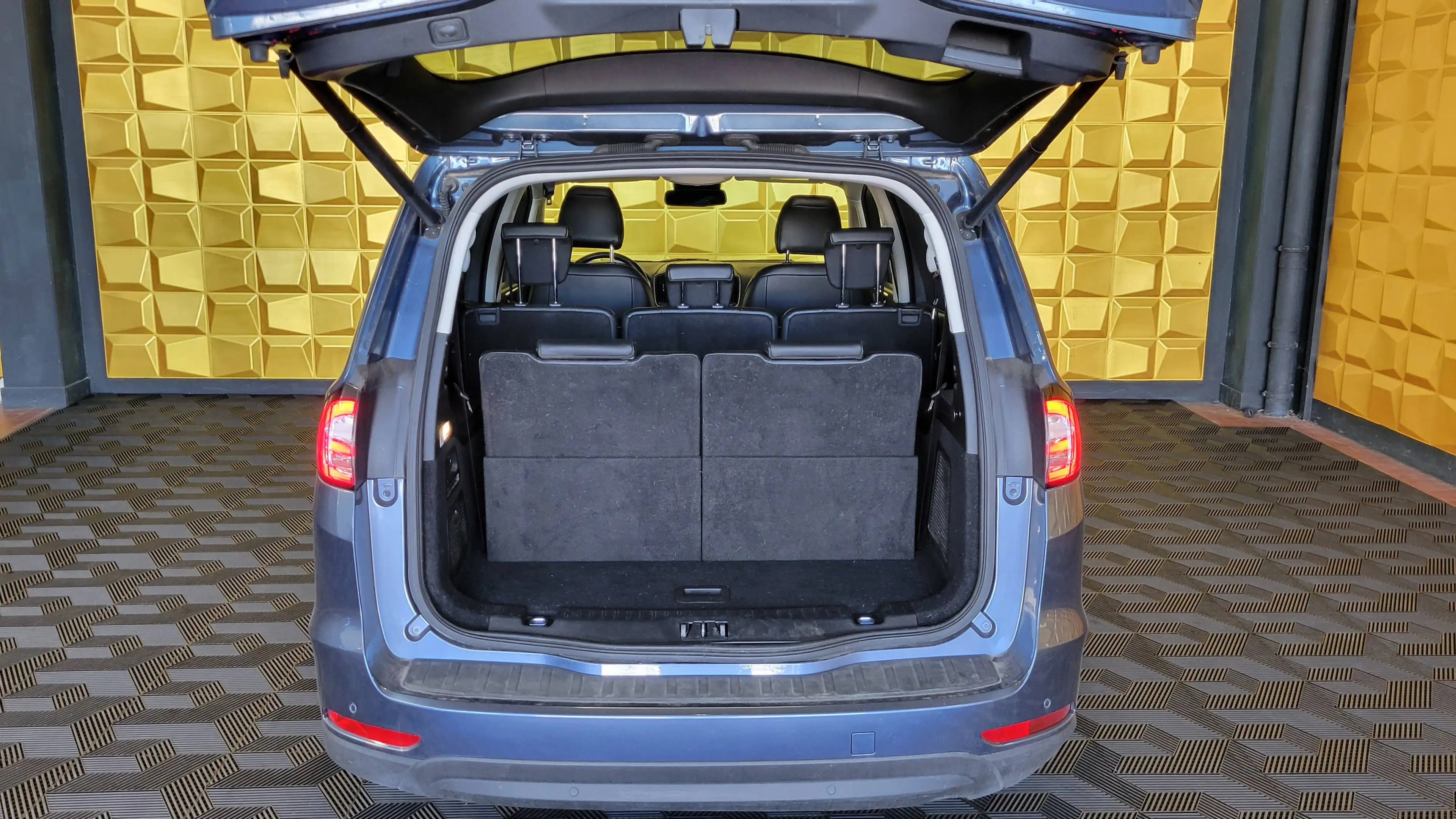 Ford Galaxy Vignale 7-SITZ/KAMERA/ACC/AHK/NAV — photo 7