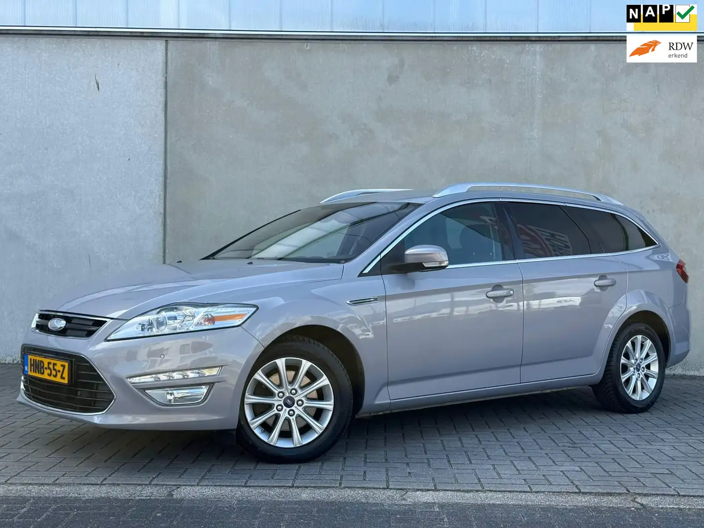 Ford Mondeo Wagon 2.0 EcoBoost Titanium, Automaat, 240PK Gris - 1
