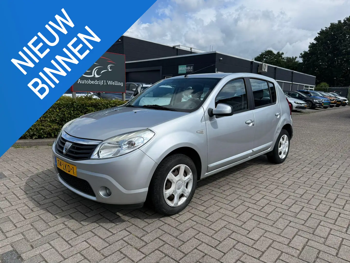 Dacia Sandero 1.2 Lauréate siva - 1