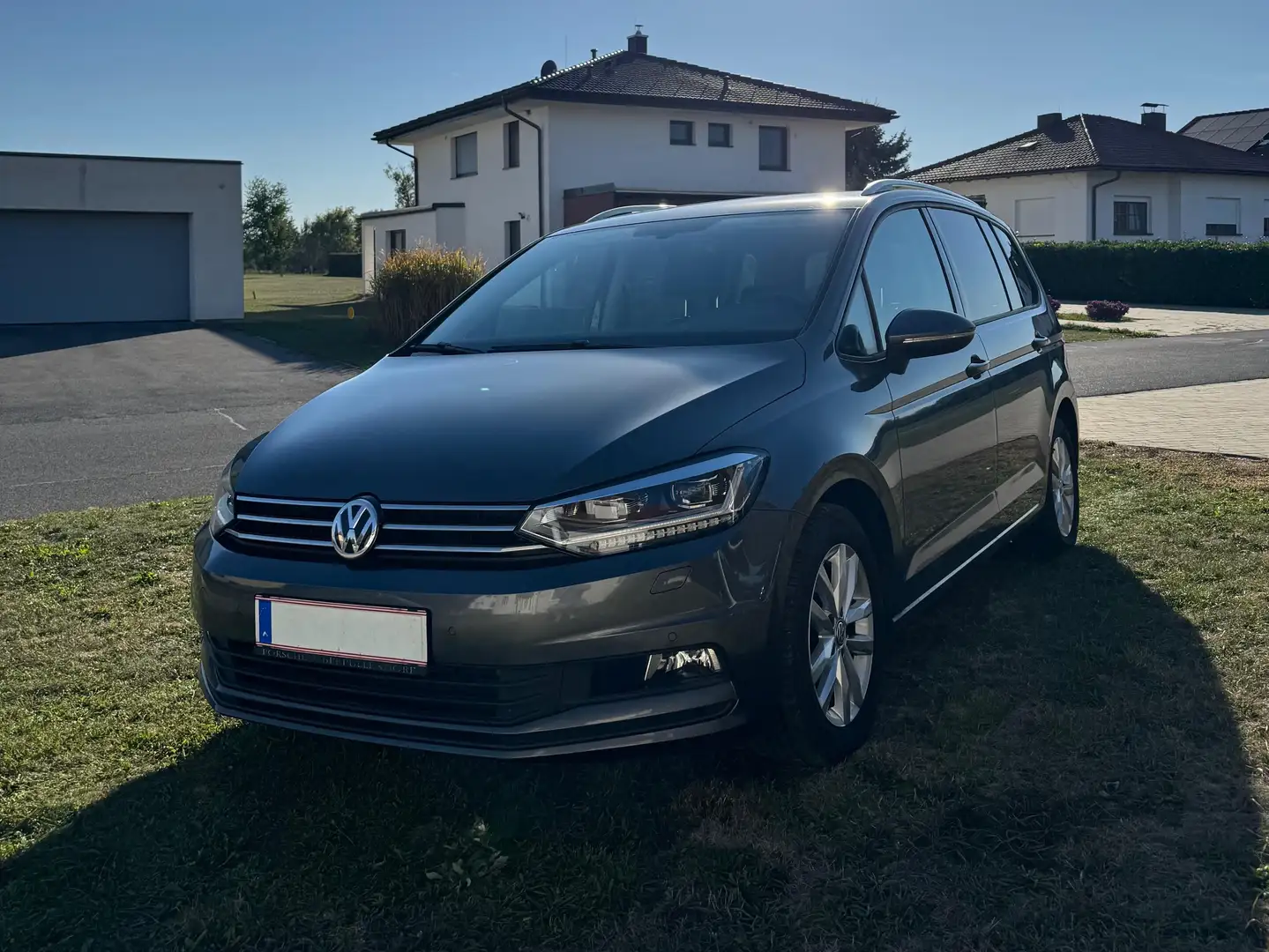 Volkswagen Touran Touran Comfortline 1,6 SCR TDI Comfortline Grau - 1