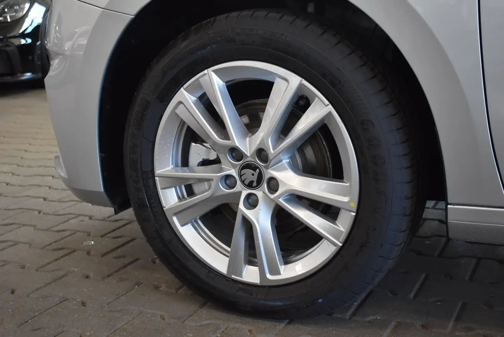 Skoda Fabia 1.0 TSI DSG Top Selection APP Kamera Garantie 2030 Zilver - 2