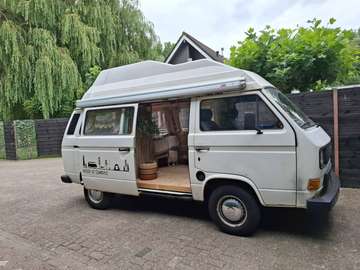 Kampeerauto