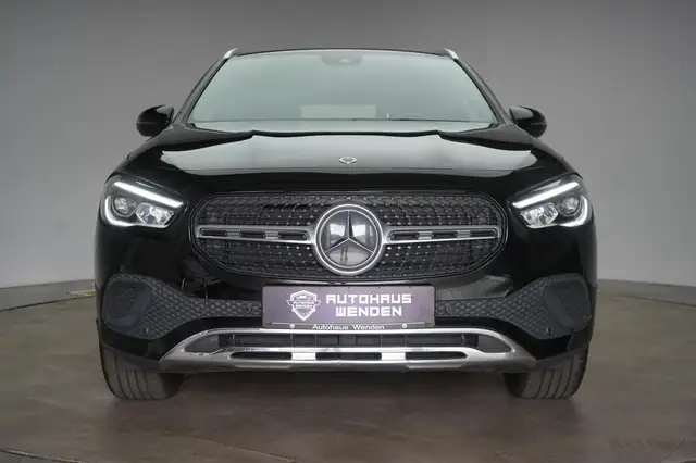 Mercedes-Benz GLA view 2