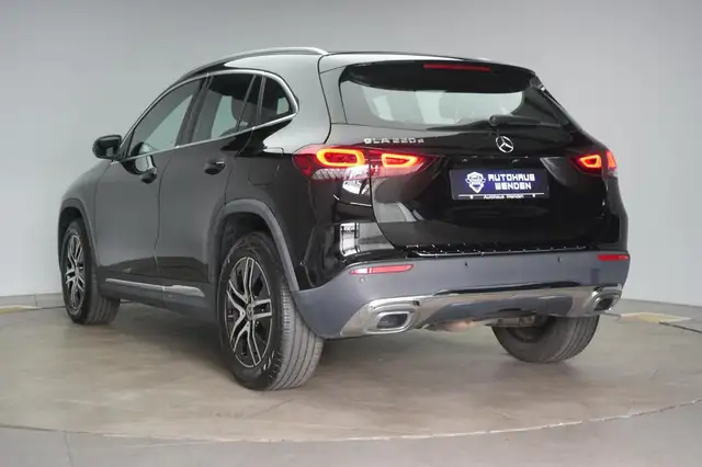 Mercedes-Benz GLA view 5