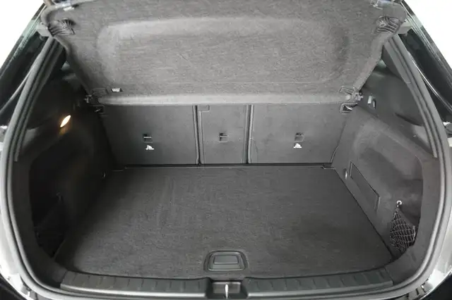 Mercedes-Benz GLA view 7