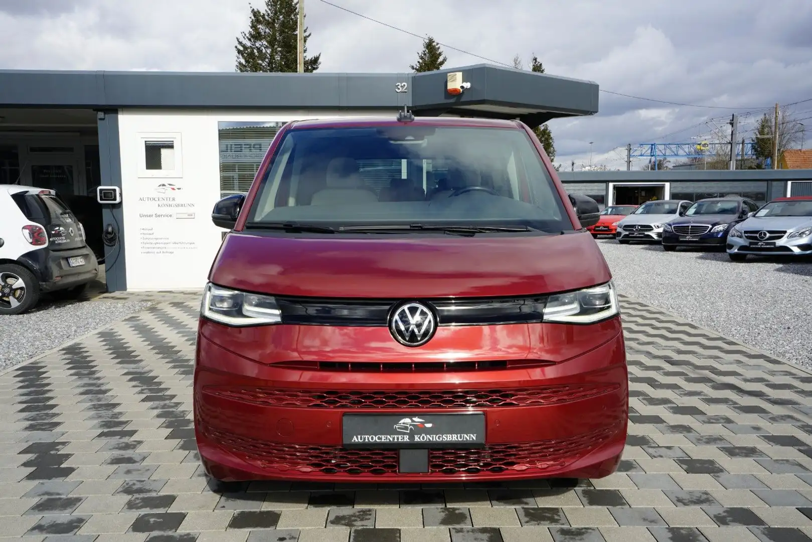 Volkswagen T7 Multivan 2.0 TDI*1.Hand*DSG*Sthz*Cam*Pano*AHK Rouge - 2