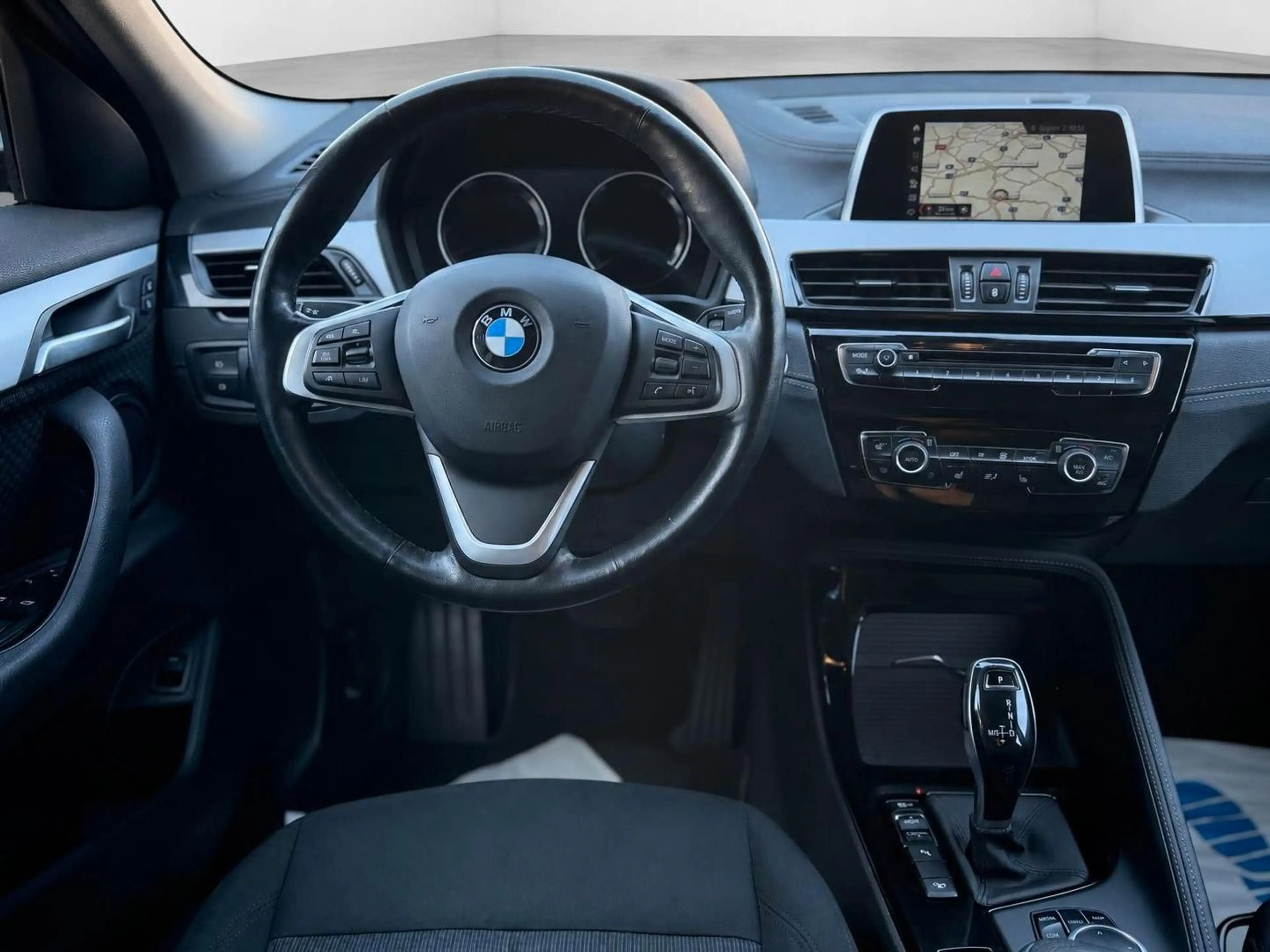 BMW X2 xDrive 20 d Advantage — photo 7