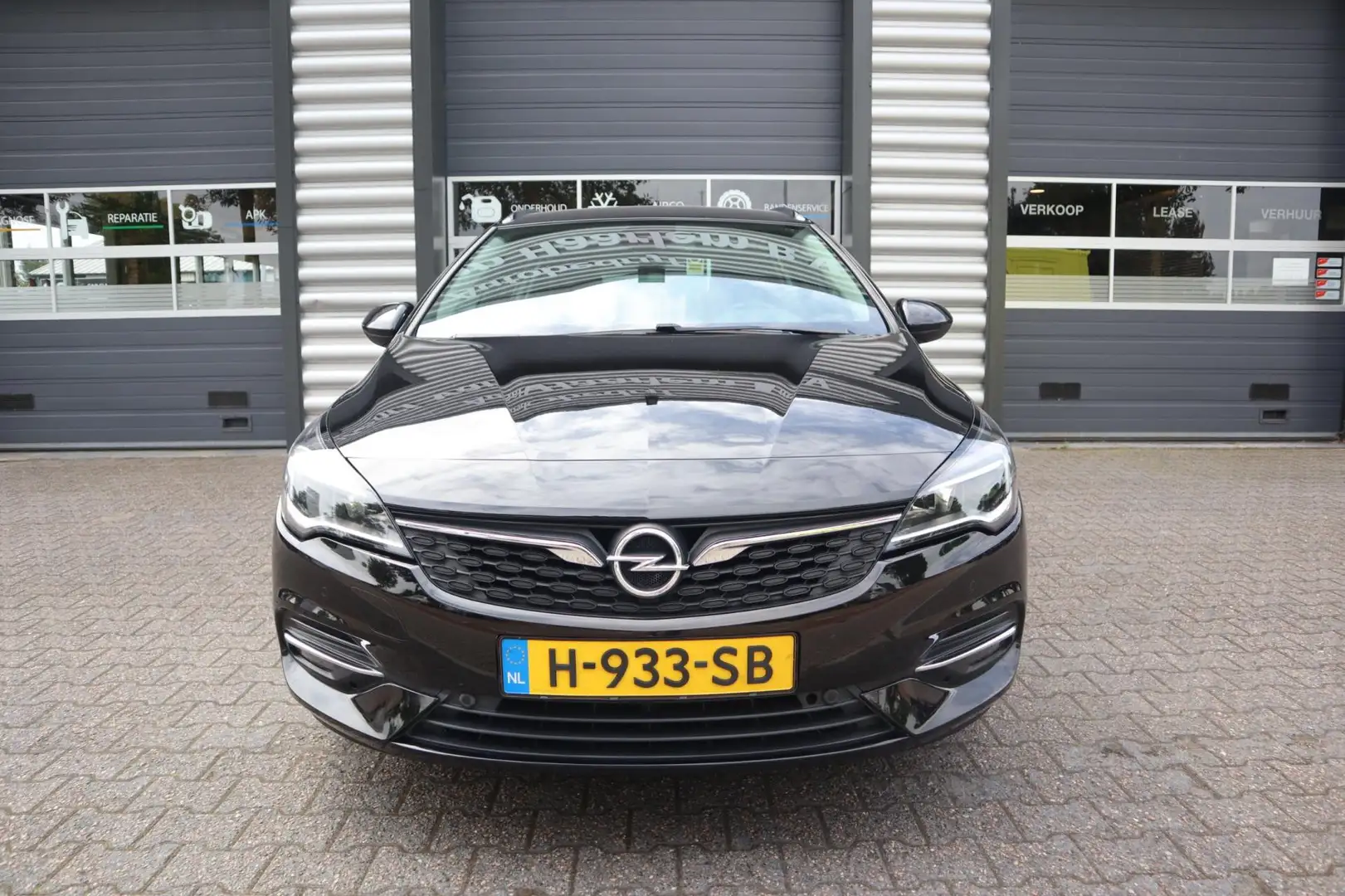 Opel Astra Sports Tourer 1.2 Launch Edition Noir - 2