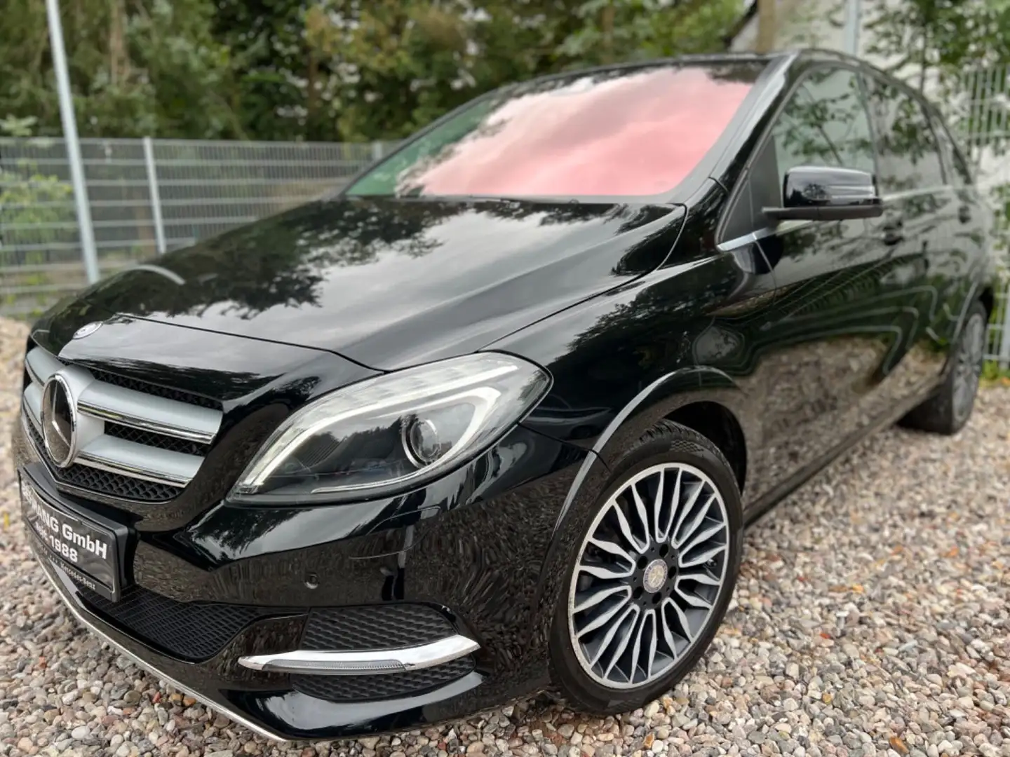 Mercedes-Benz B 250 B250 Electric Drive RANGE-PLUS*SHZ*LEDER*URBAN* Zwart - 1