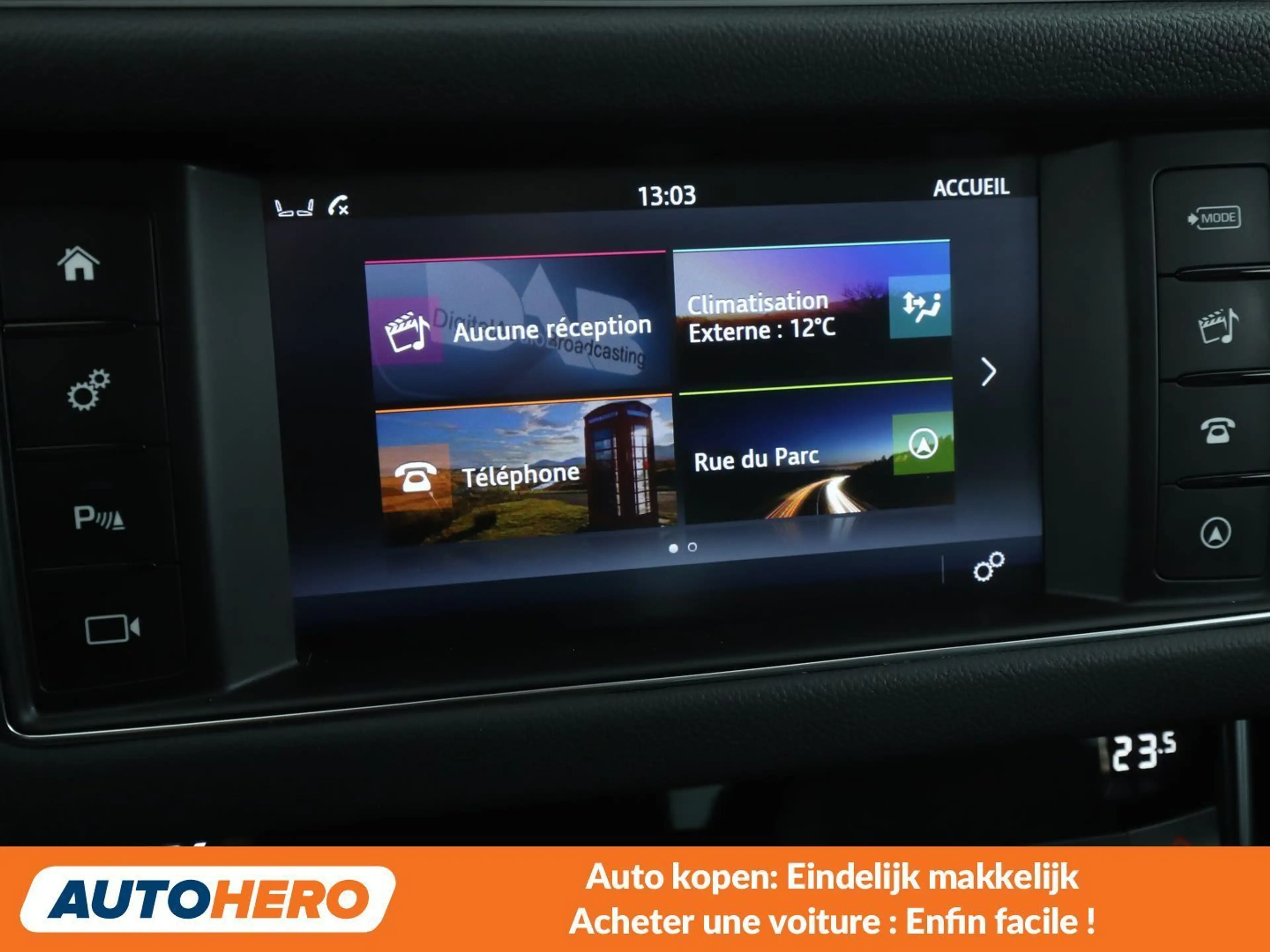 Jaguar XF 20d Prestige — photo 11