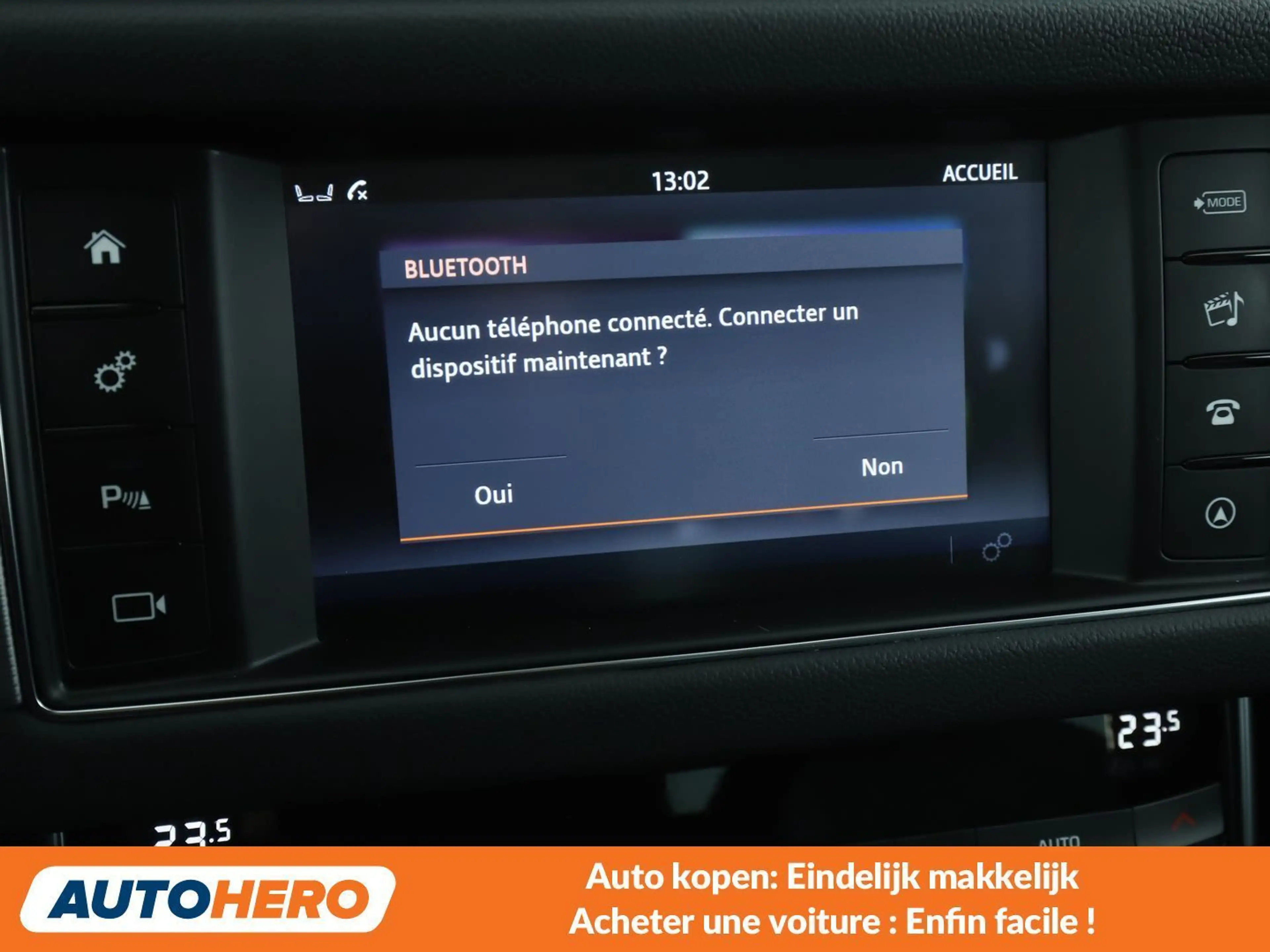 Jaguar XF 20d Prestige — photo 9
