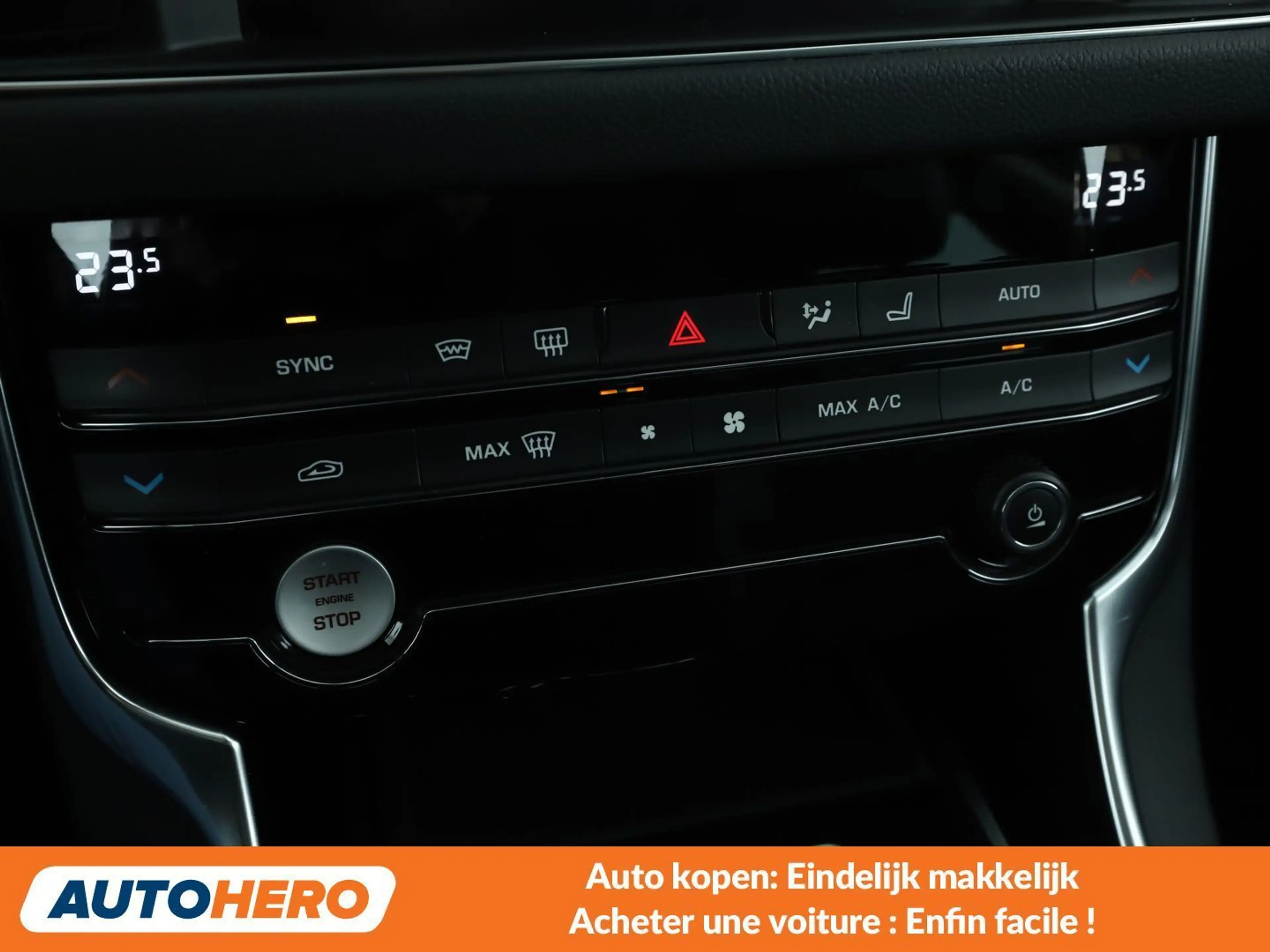 Jaguar XF 20d Prestige — photo 12