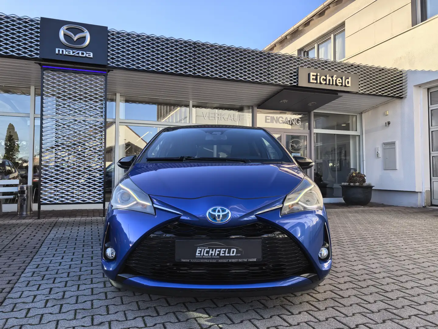 Toyota Yaris Hybrid Style Selection Blau - 1