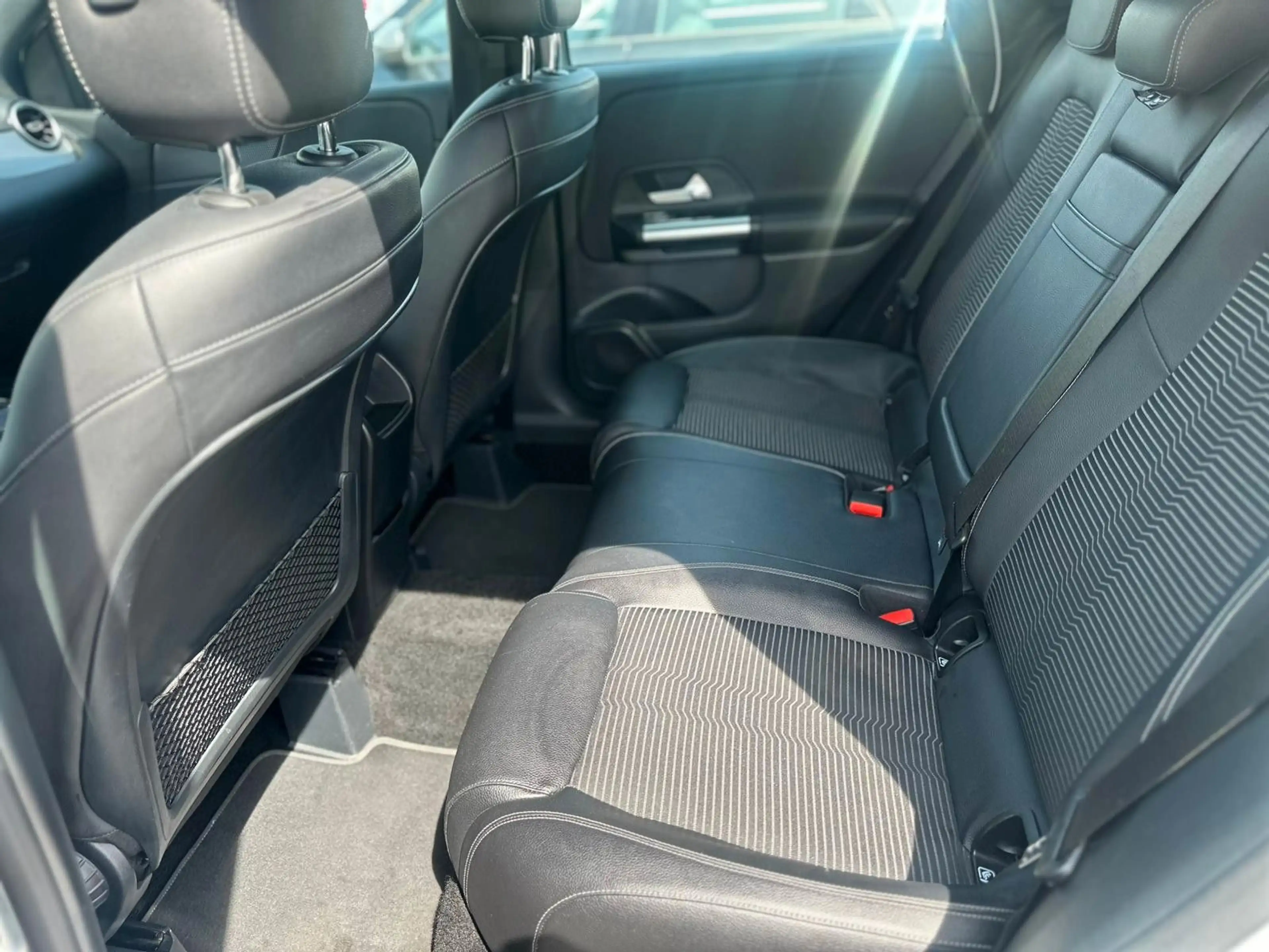Mercedes-Benz B 220 4Matic Aut. Navi Tüv Garantie — photo 11