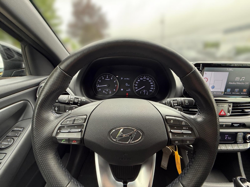 Hyundai i30 1.4T Kombi Passion+ Panodach Navi PDC SHZ Klimaaut — photo 8
