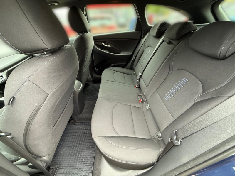 Hyundai i30 1.4T Kombi Passion+ Panodach Navi PDC SHZ Klimaaut — photo 11