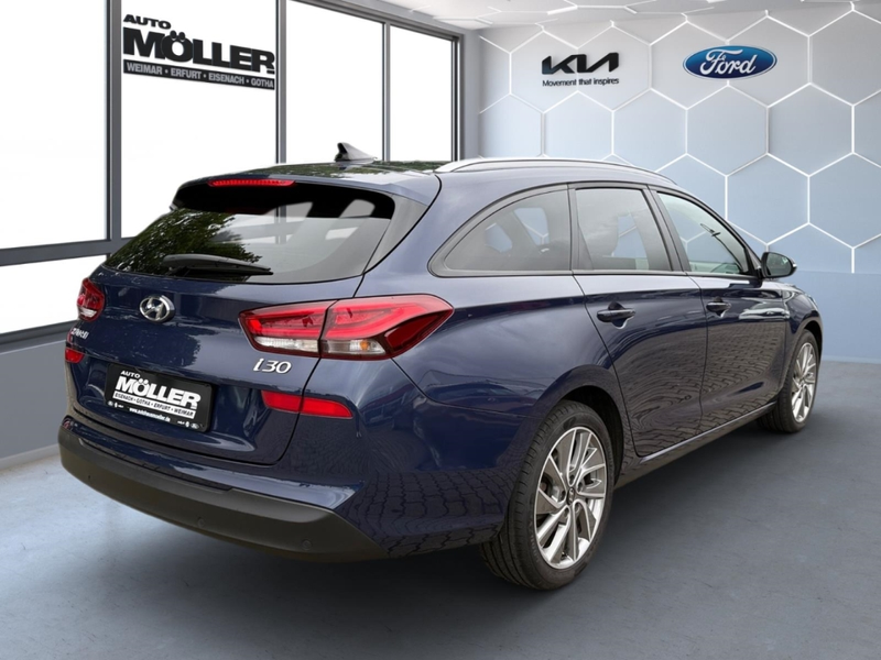 Hyundai i30 1.4T Kombi Passion+ Panodach Navi PDC SHZ Klimaaut — photo 3