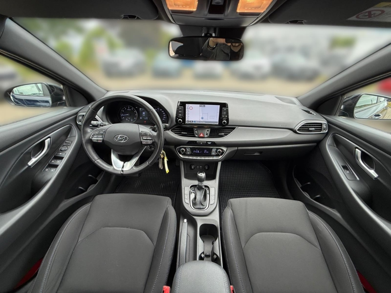 Hyundai i30 1.4T Kombi Passion+ Panodach Navi PDC SHZ Klimaaut — photo 10