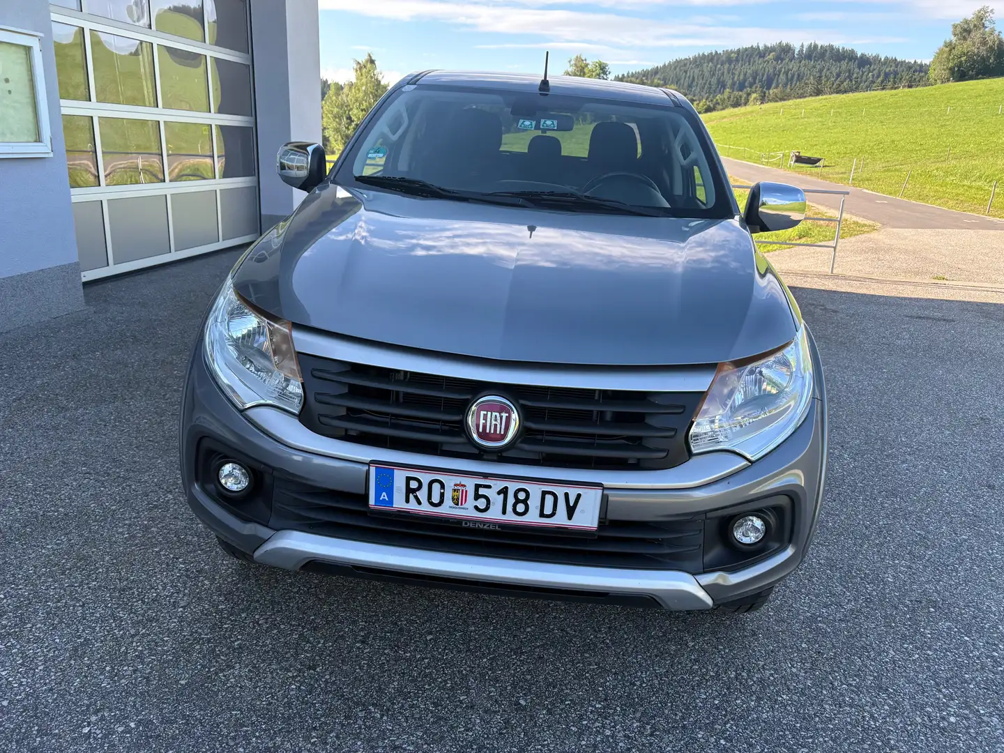 Fiat Fullback Grau - 2