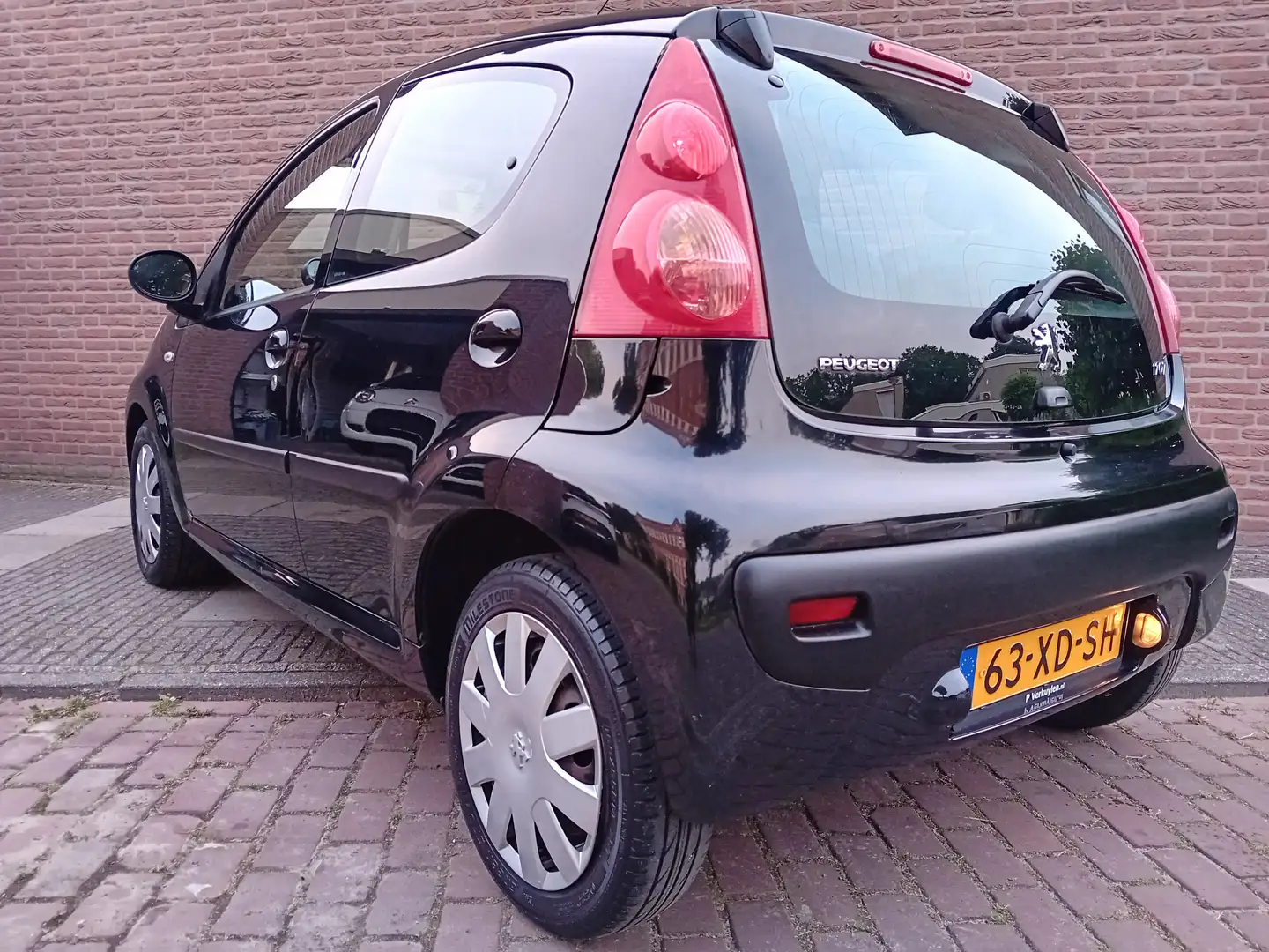 Peugeot 107 XS *5DEURS*AIRCO*NAP*NL AUTO*BEURT NW* Zwart - 2